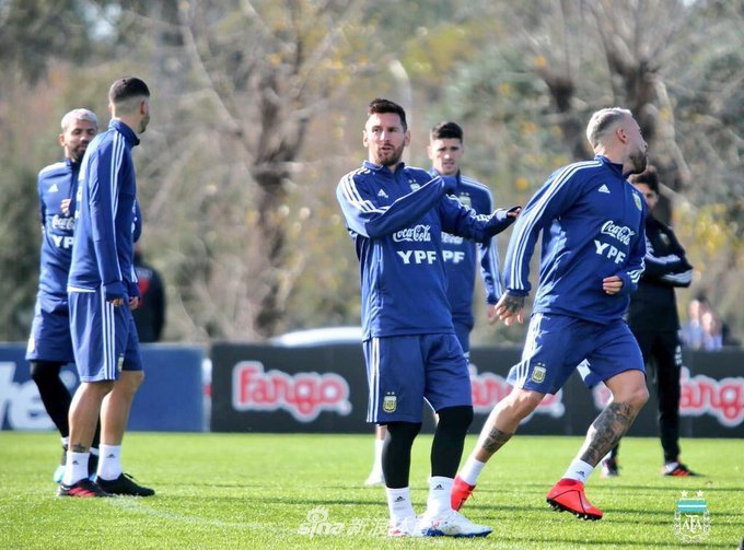 好久不见！梅西阿圭罗又同框了