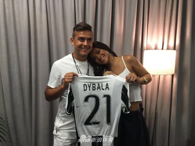 蕾哈娜现场观战尤文！她为此人而来