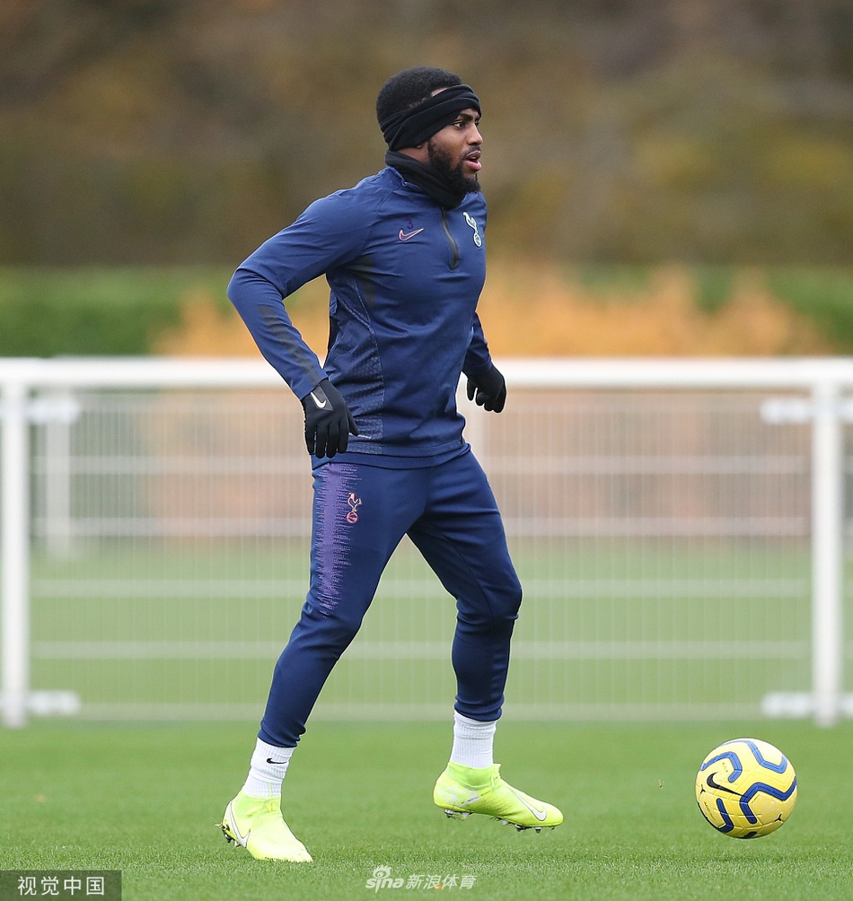 穆帅和孙兴O并肩走 两人说了啥