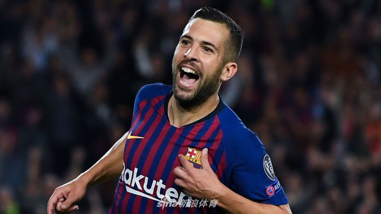 左后卫：阿尔巴（巴萨）