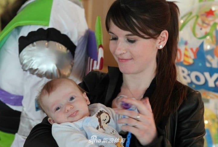 青梅竹马！阿扎尔唯一爱的女人