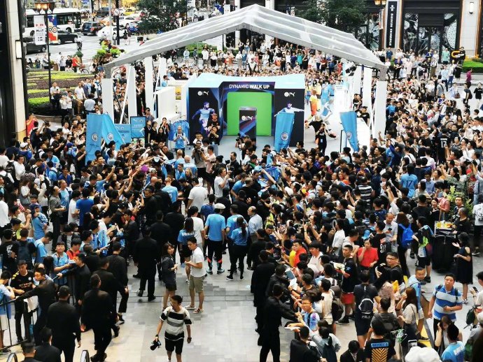 真是宠!曼城对球迷好的真没话说