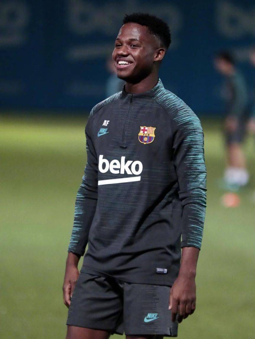 巴萨训练梅西日常坐球