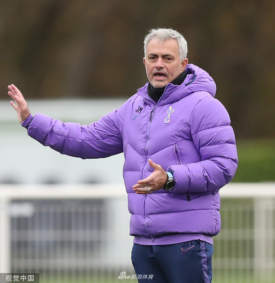 穆帅和孙兴O并肩走 两人说了啥