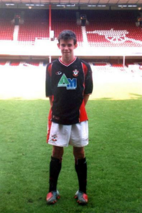 如此青涩的贝尔你见过吗？