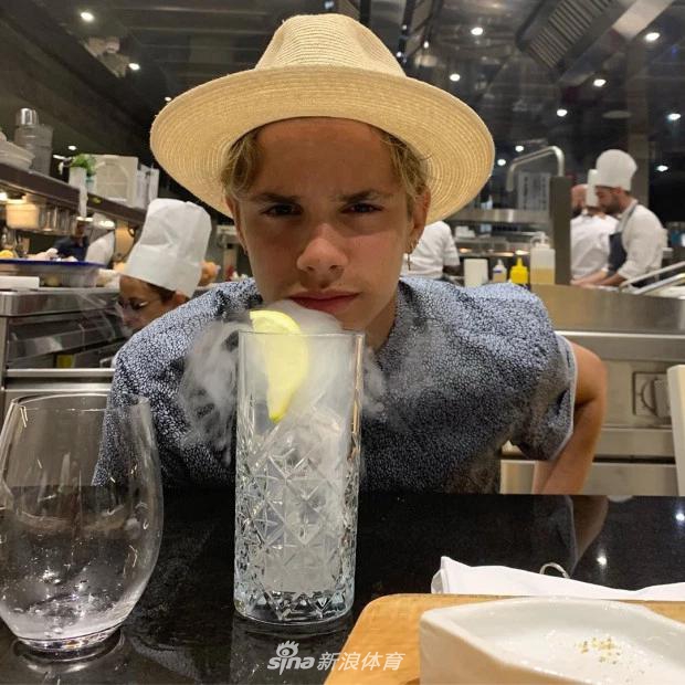 壕!小贝全家一顿BBQ花了4万人民币