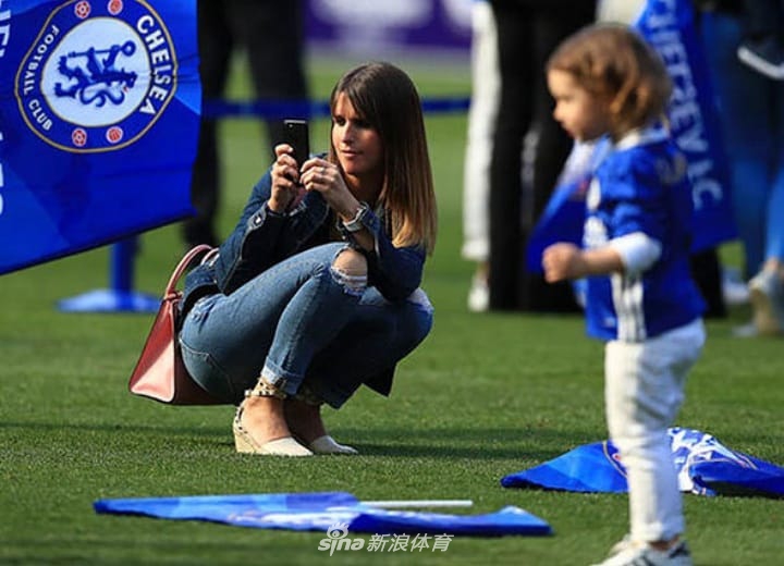 青梅竹马！阿扎尔唯一爱的女人
