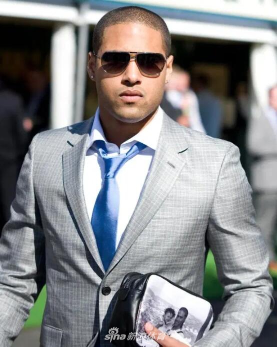 格伦约翰逊：就读于英国公开大学数学系