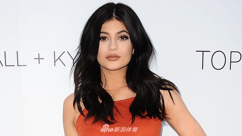 8、凯莉-詹娜：总收入300万，每条收入101万