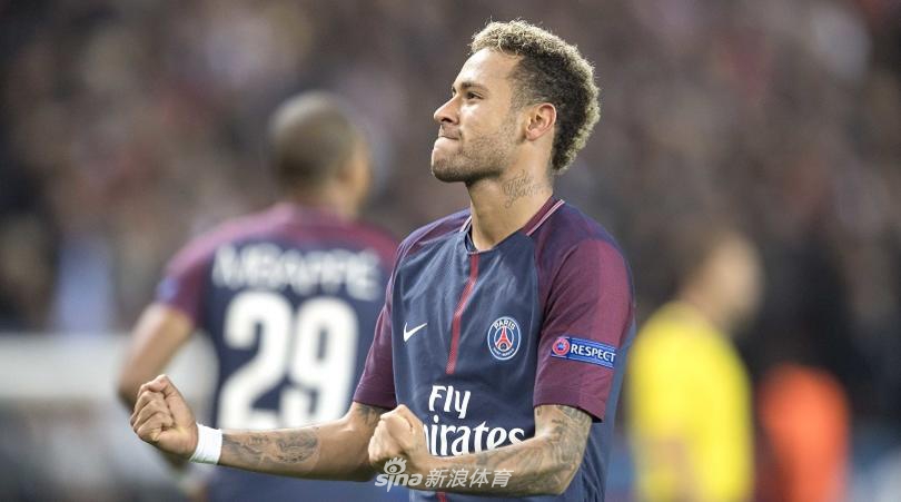 4.内马尔（巴黎）：67.5万英镑