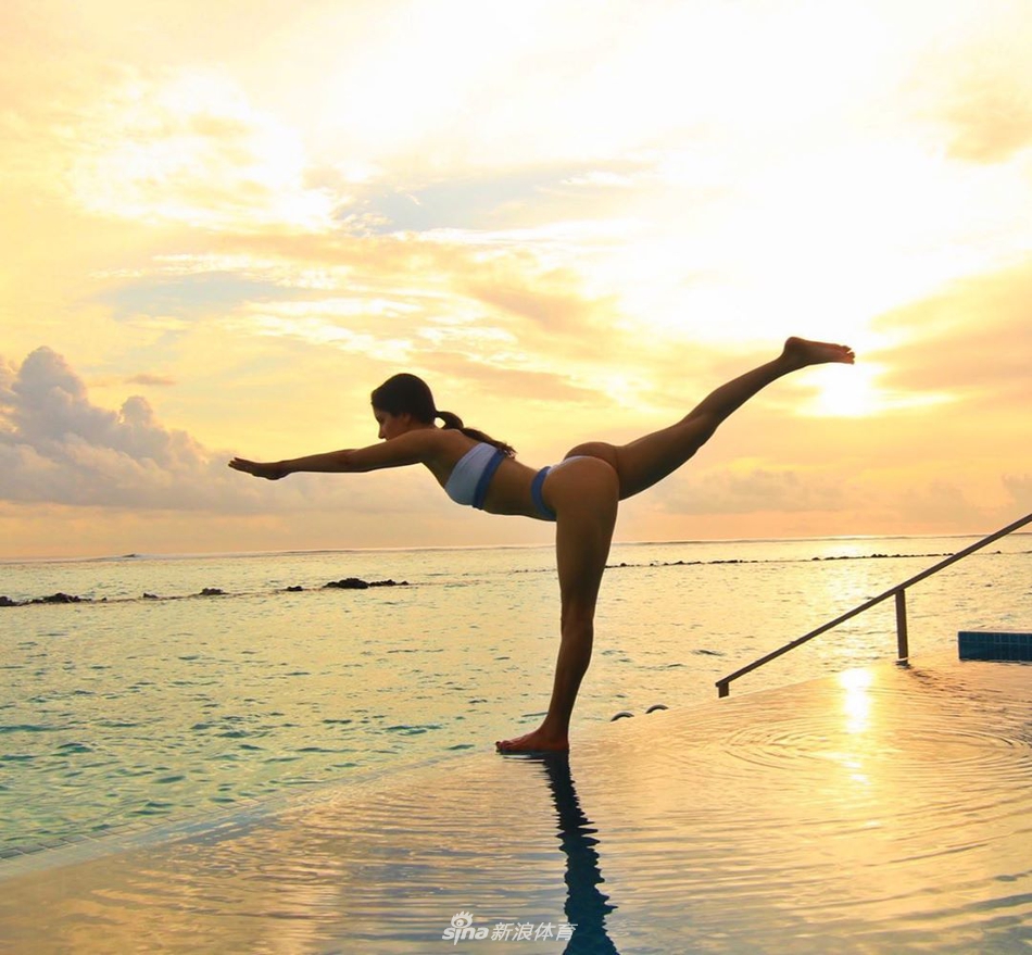 最美翘臀女神！爱足球也爱健身