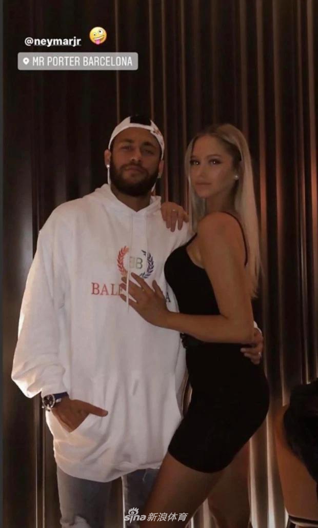 内马尔又有新欢？约会西班牙嫩模