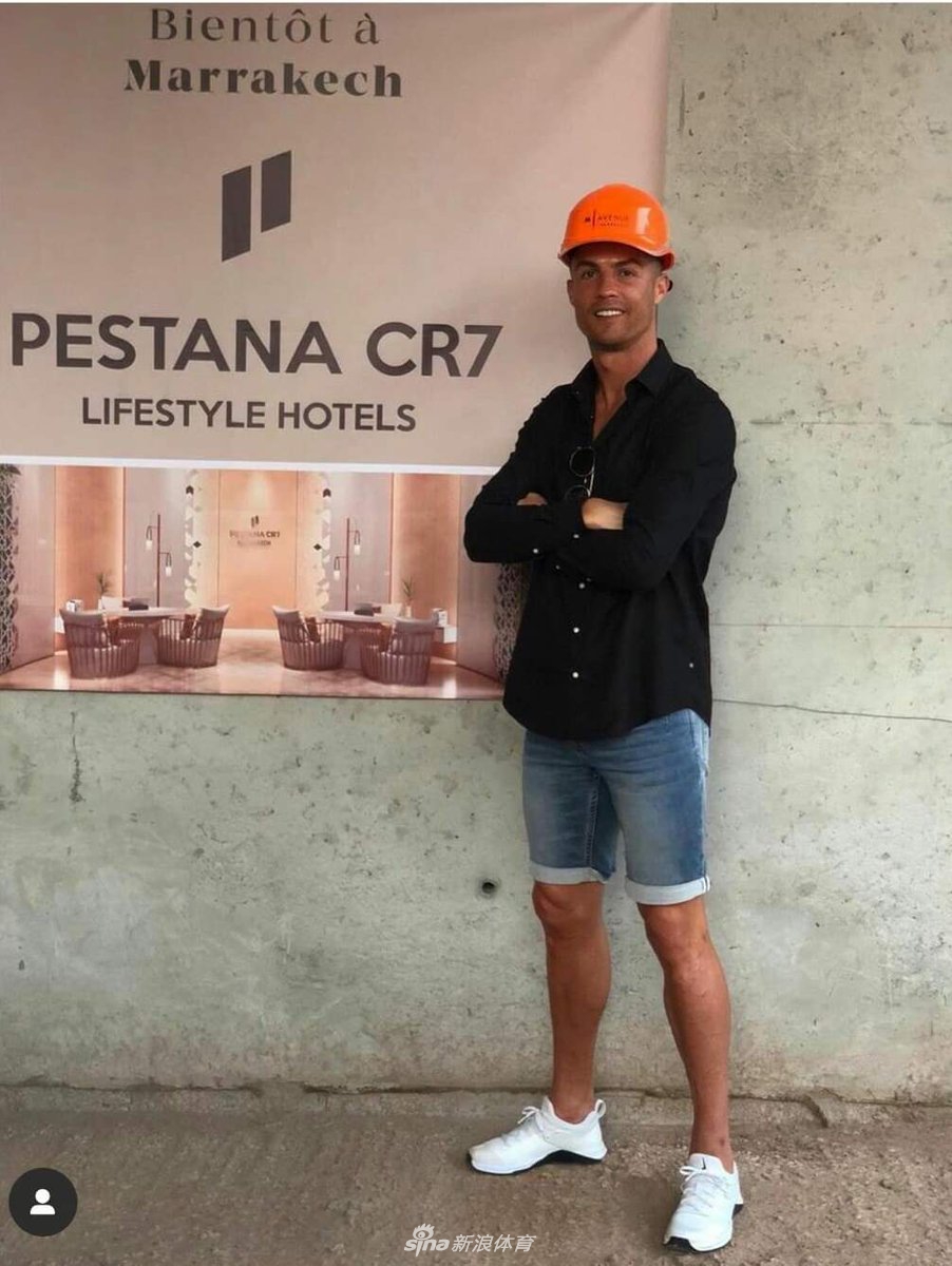 总裁C罗变身建筑工！头戴安全帽皮肤黝黑