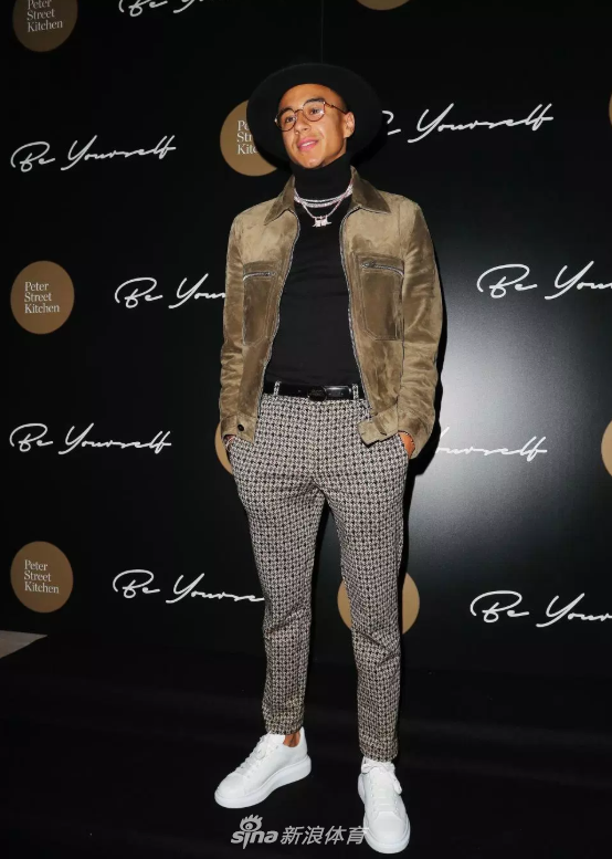 大腕云集！曼联大将召开个人服装品牌发布会