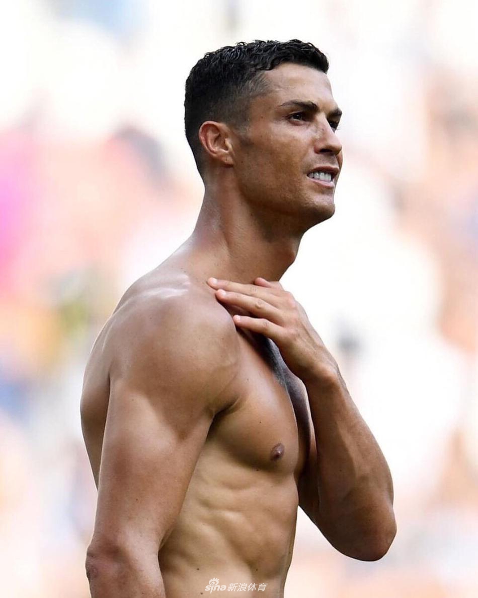 那些年C罗秀过的肌肉