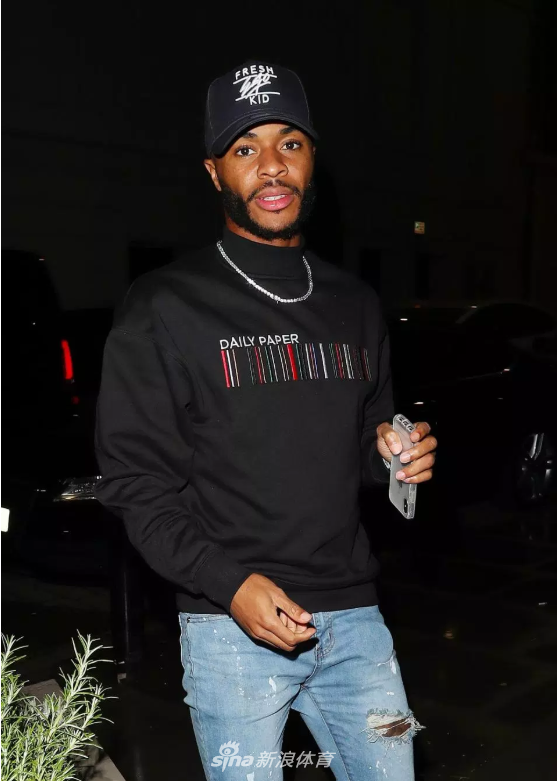 大腕云集！曼联大将召开个人服装品牌发布会