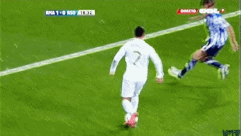 扯裤锁喉+抱摔！足坛那些“神”级防守