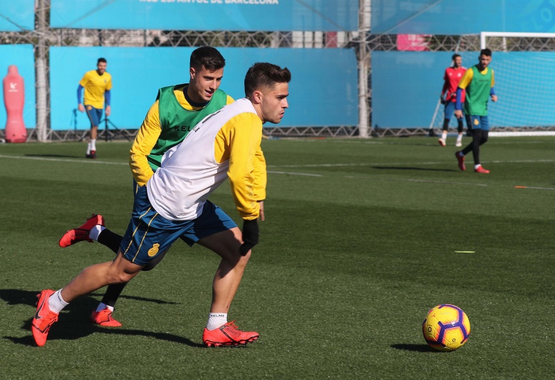 世界聚焦于你！西班牙人训练课武磊成镜头焦点