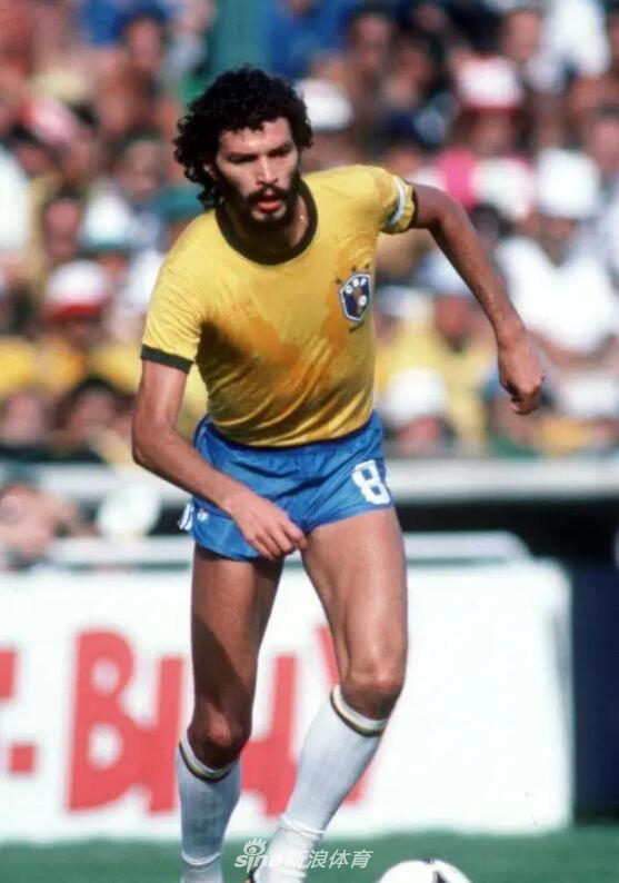 苏格拉底拥有圣保罗大学医学博士学位