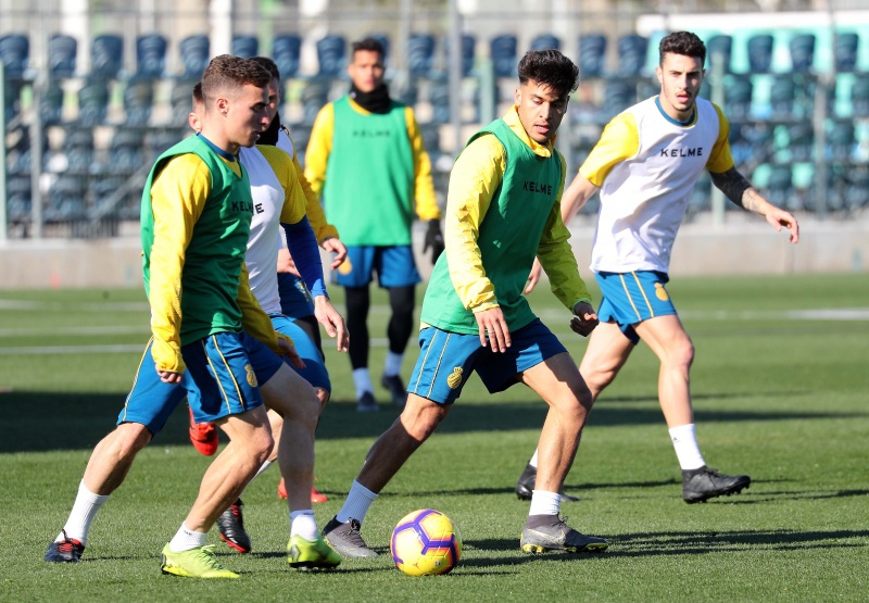 世界聚焦于你！西班牙人训练课武磊成镜头焦点