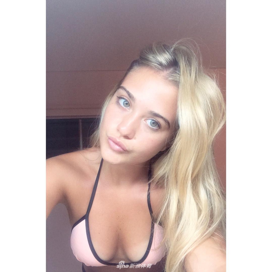 肤白臀翘惹人爱！阿圭罗新女友是她？