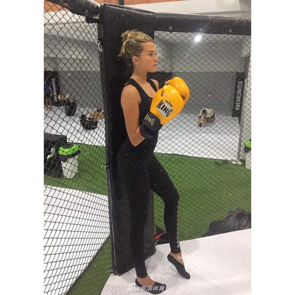 肤白臀翘惹人爱！阿圭罗新女友是她？