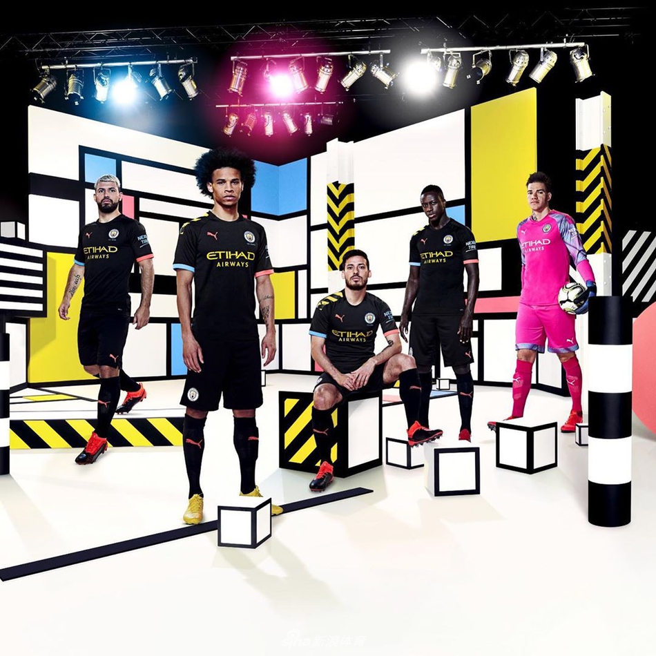 曼城新球衣公布！颜值几分？