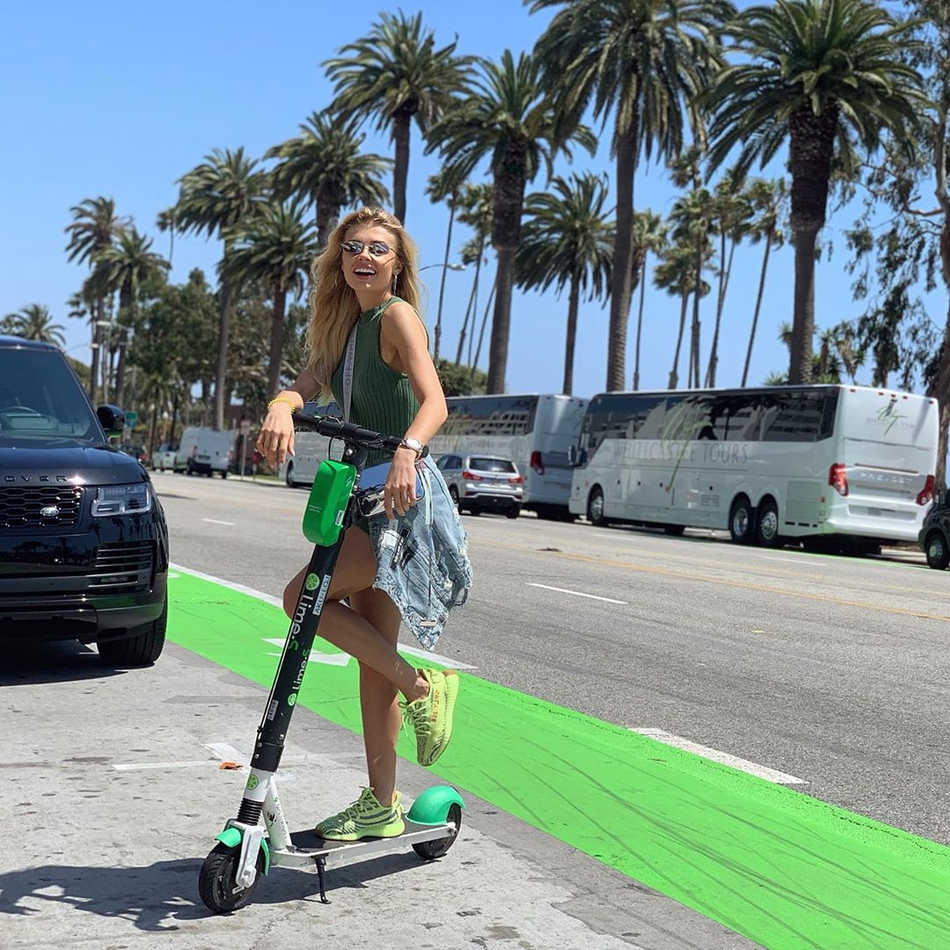 虐死单身狗！曼城妖人花式秀恩爱