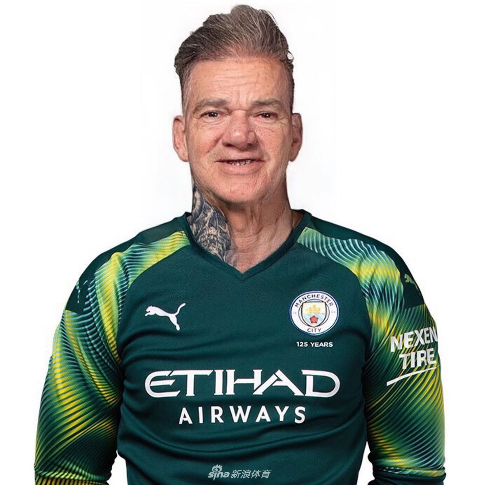 当曼城众将也变成老人模样