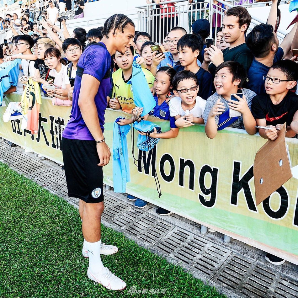 真是宠!曼城对球迷好的真没话说