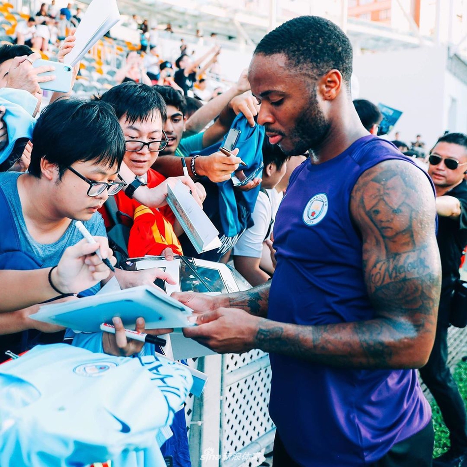 真是宠!曼城对球迷好的真没话说