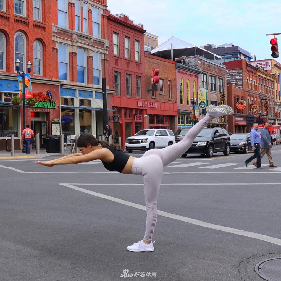 最美翘臀女神！爱足球也爱健身