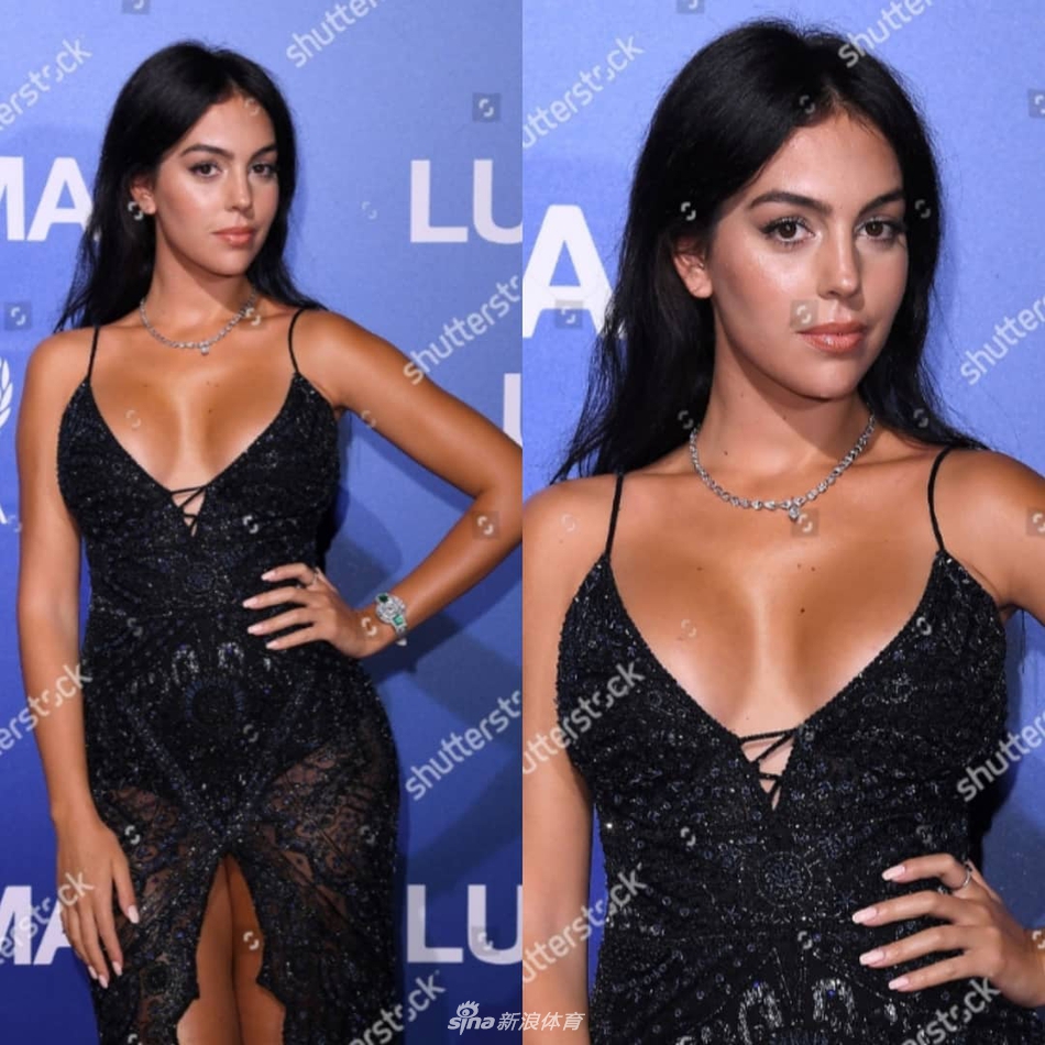 你太美！C罗女友黑色长裙出席慈善晚宴