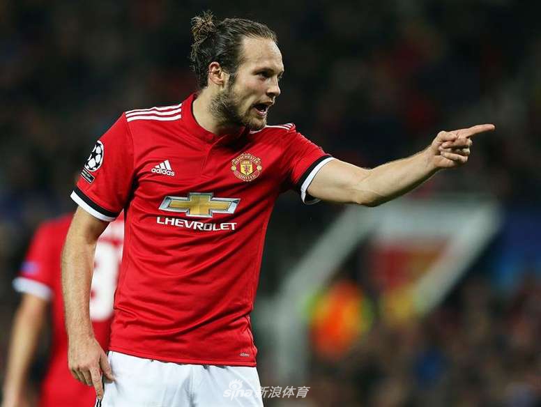 左后卫戴利,1380万