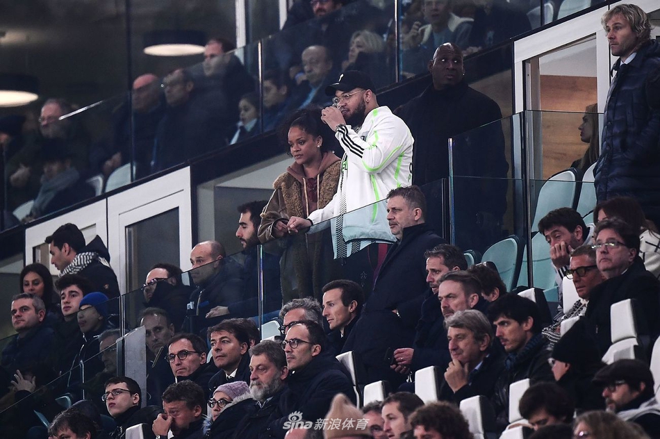 蕾哈娜现场观战尤文！她为此人而来