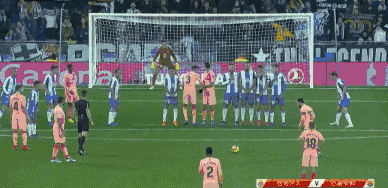 开挂实锤！梅西这任意球太准了