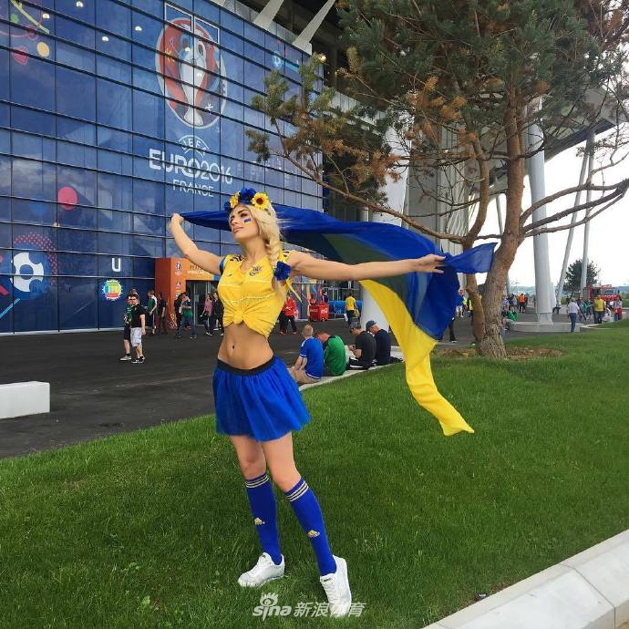 曼城妖星强吻却抱得美人归 我酸了你们呢？