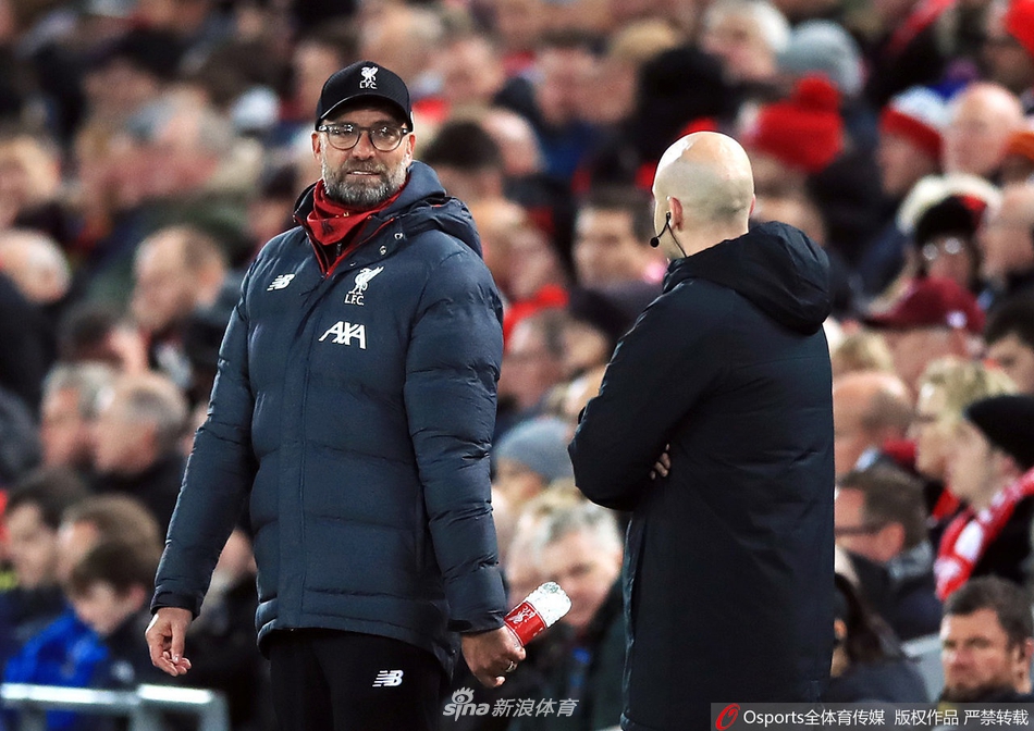 英超-萨拉赫马内进球 利物浦2-0