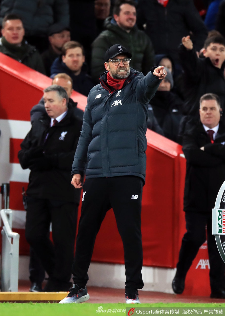 英超-萨拉赫马内进球 利物浦2-0