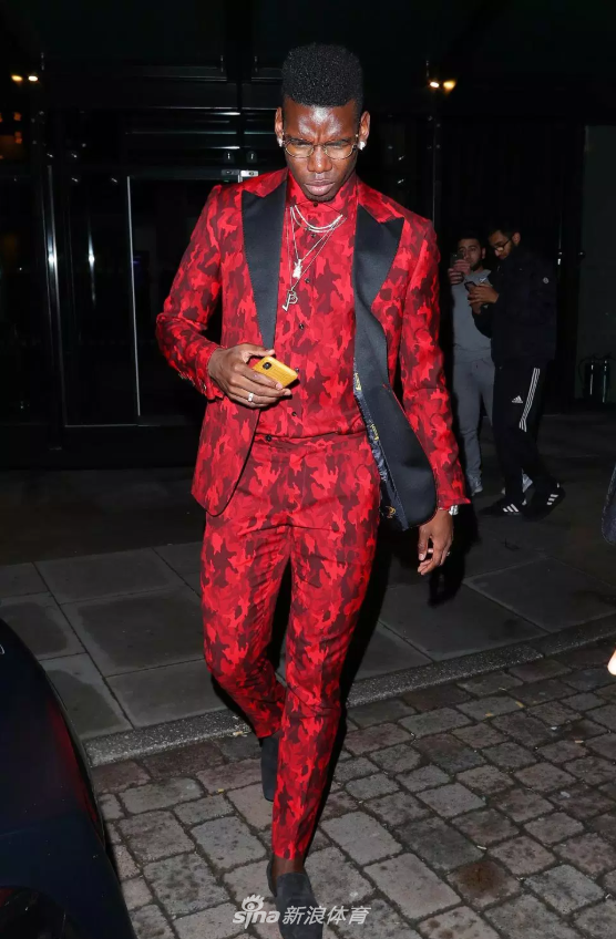 大腕云集！曼联大将召开个人服装品牌发布会