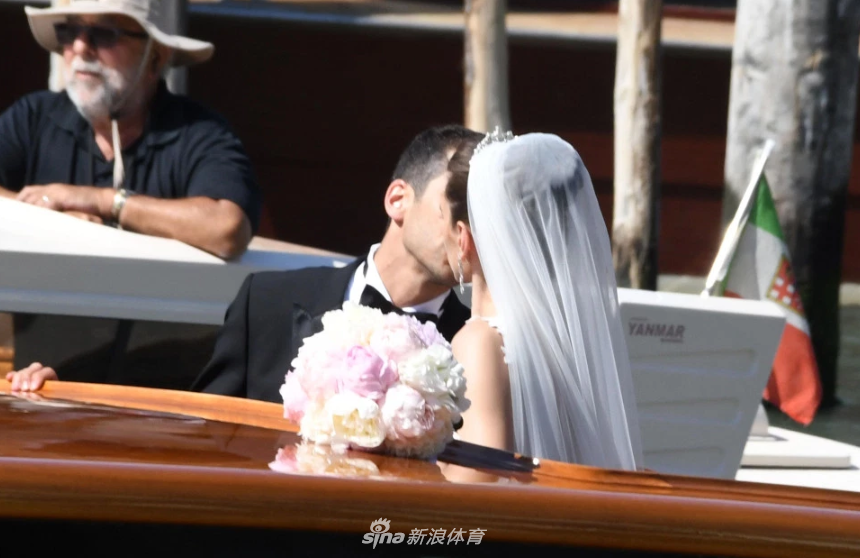 阿森纳名将大婚！这娇妻美似仙女