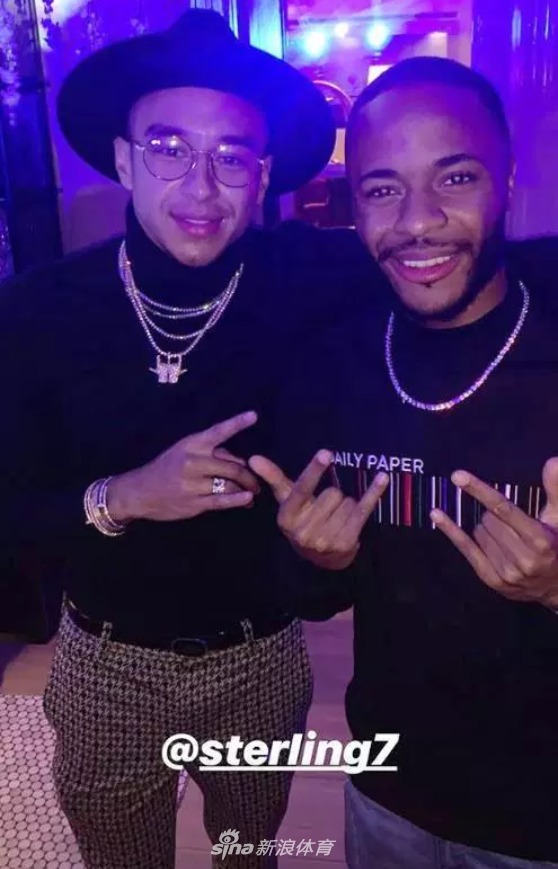 大腕云集！曼联大将召开个人服装品牌发布会