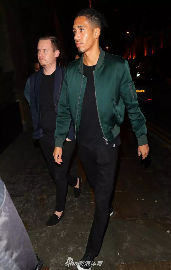 大腕云集！曼联大将召开个人服装品牌发布会