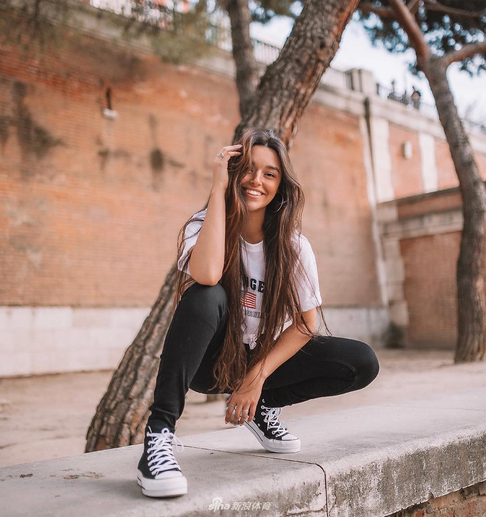 清纯可爱！皇马小妖女友竟是网红