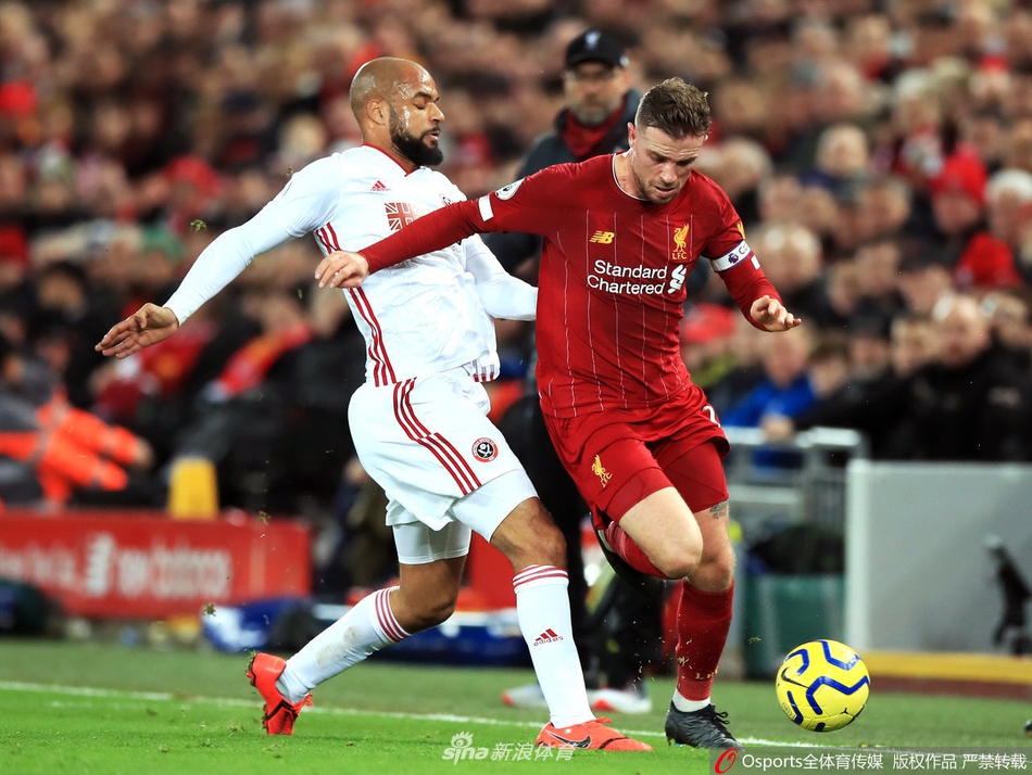 英超-萨拉赫马内进球 利物浦2-0