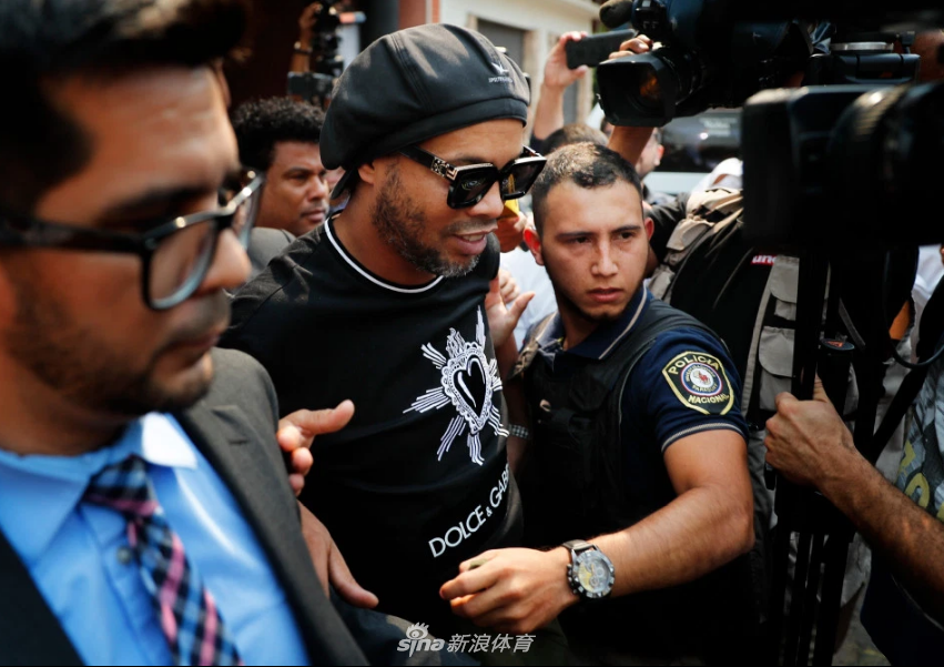 小罗因护照造假遭到逮捕