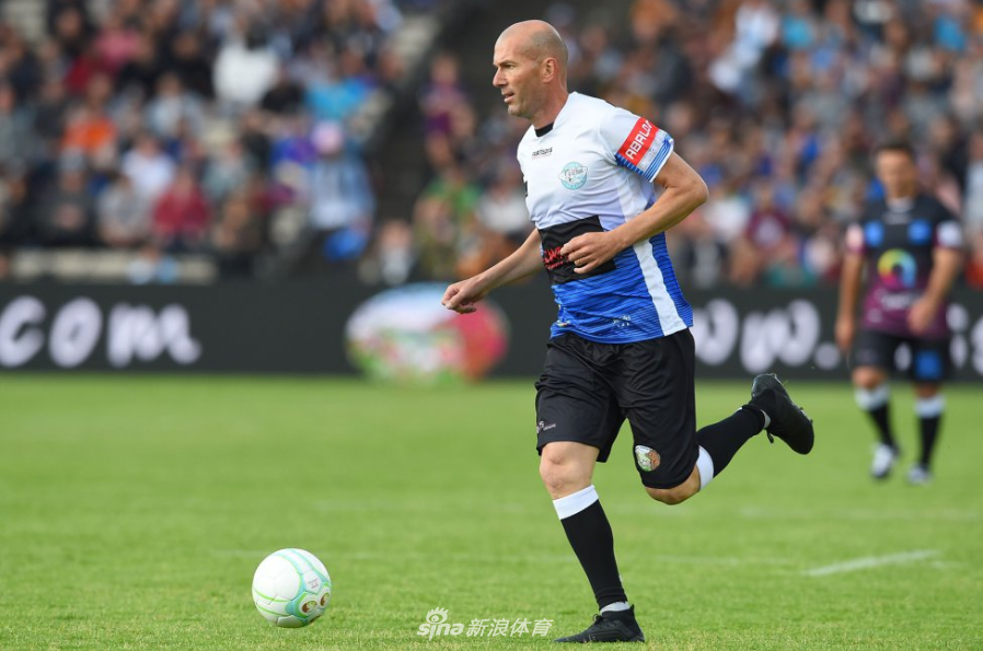 温格马赛回旋过掉齐达内？球场面对面PK