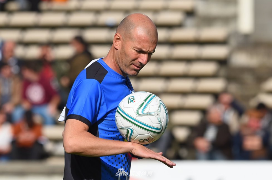 温格马赛回旋过掉齐达内？球场面对面PK