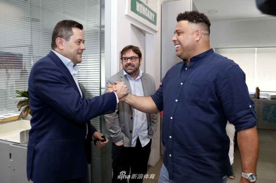 大罗又胖了?肚子越来越圆