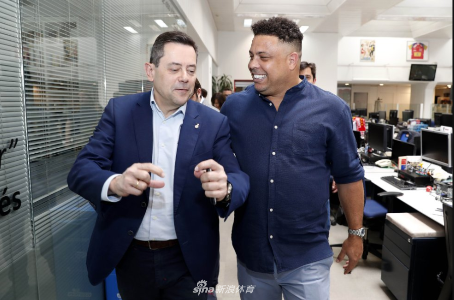 大罗又胖了?肚子越来越圆